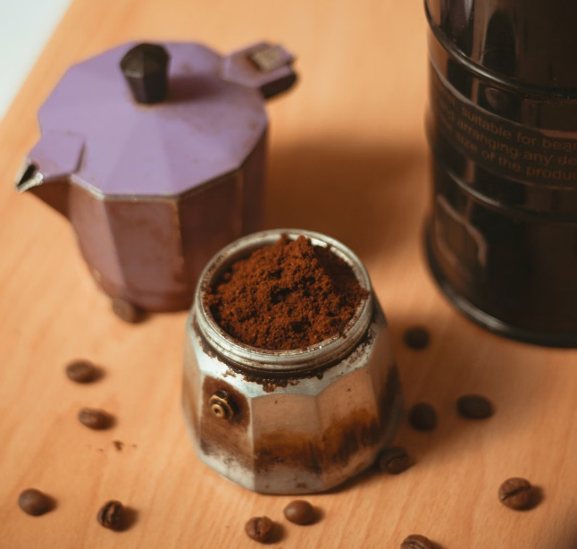 Cafetera italiana sobre una hornalla